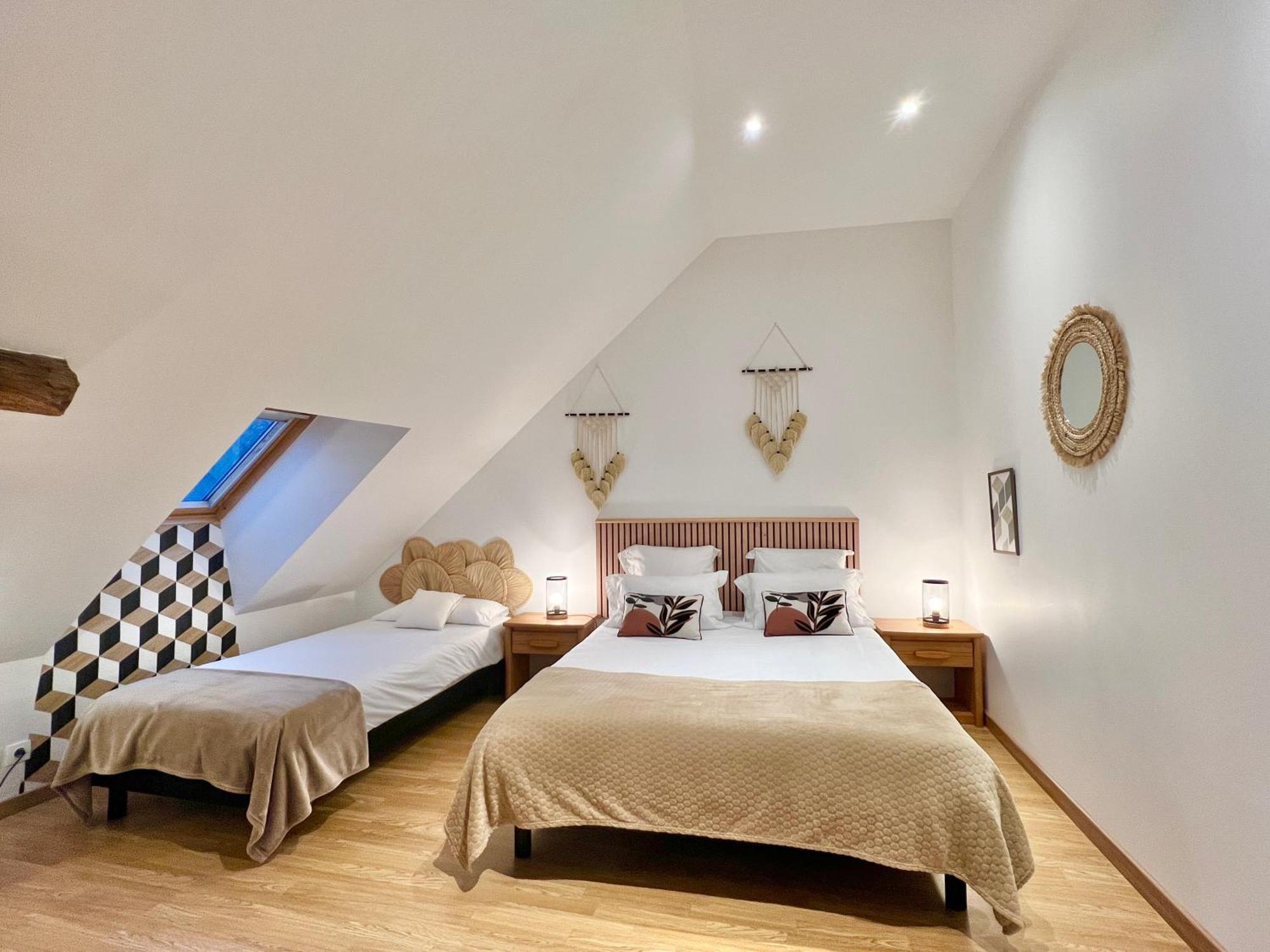 La Vue Loire Maison Saint-Denis-de lʼHôtel Esterno foto